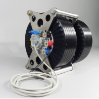 EMRAX 228    馬達 228 (109KW | 230NM)兩個(gè)電機可以堆疊在一起，以實(shí)現雙倍的功率/扭矩。